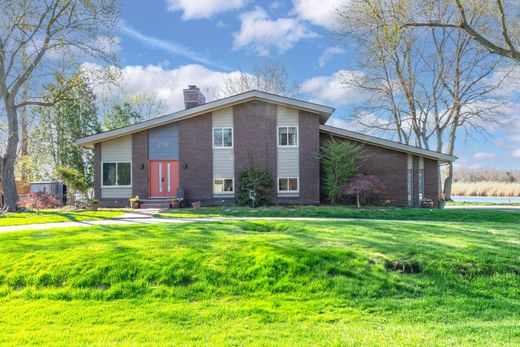 Detached House in Lake Orion, Oakland County