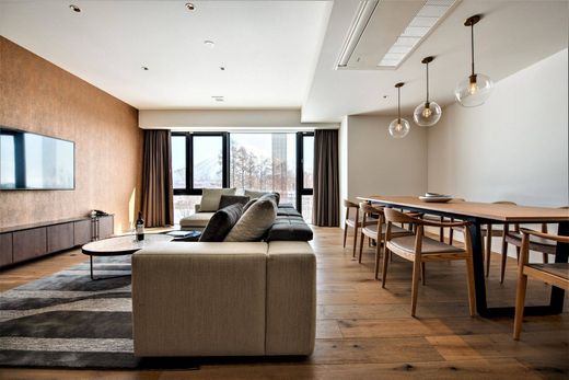 Apartment in Abuta, Abuta-gun