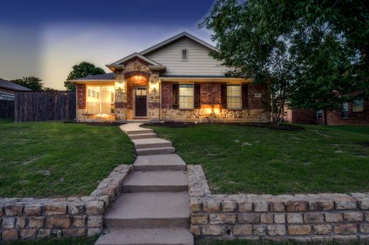 Detached House in Denton, Denton County