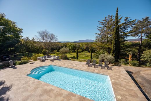 Einfamilienhaus in Thuir, Pyrénées-Orientales
