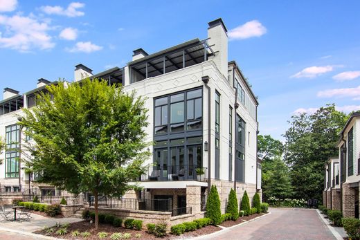 Townhouse in Brookhaven, DeKalb County