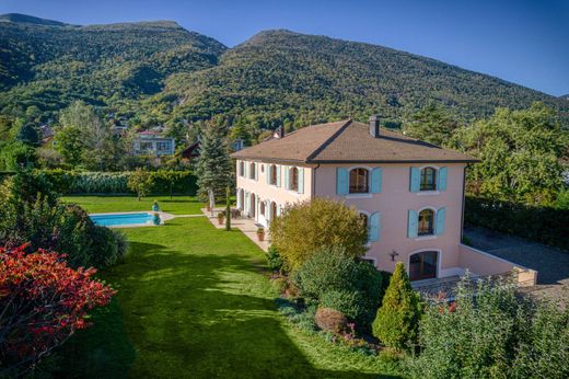 Casa Unifamiliare a Échenevex, Ain