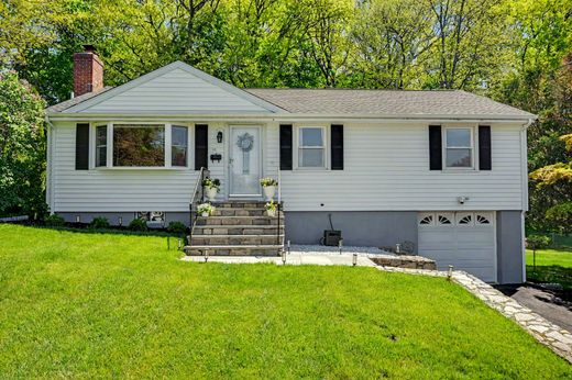 Detached House in Stamford, Fairfield County
