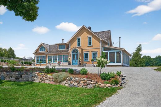 Detached House in Mono, Ontario