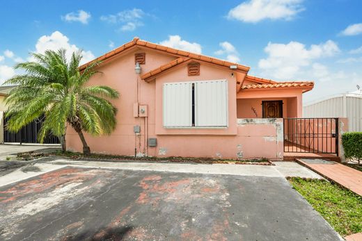 Detached House in South Miami Heights, Miami-Dade