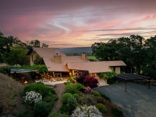 Landhuis in Ukiah, Mendocino County