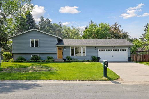 Detached House in Shoreview, Ramsey County