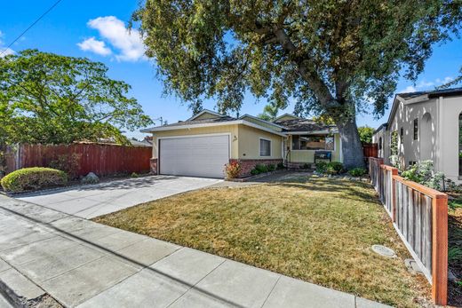 Detached House in San Carlos, San Mateo County