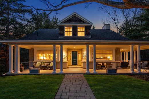 Detached House in Burlington, Ontario