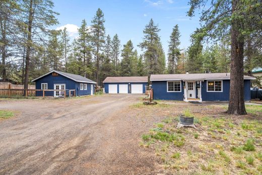 Luxury home in La Pine, Deschutes County