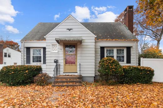 Vrijstaand huis in Manchester, Hartford County