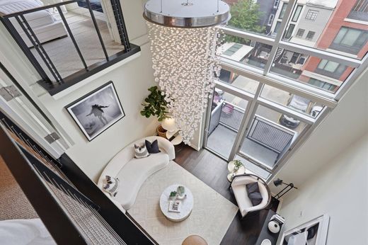 Apartment in Washington, Washington County