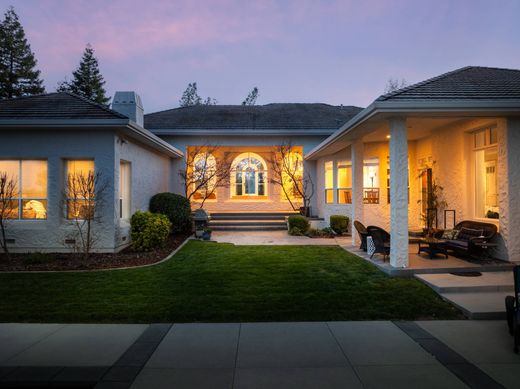 Luxury home in Redding, Shasta County