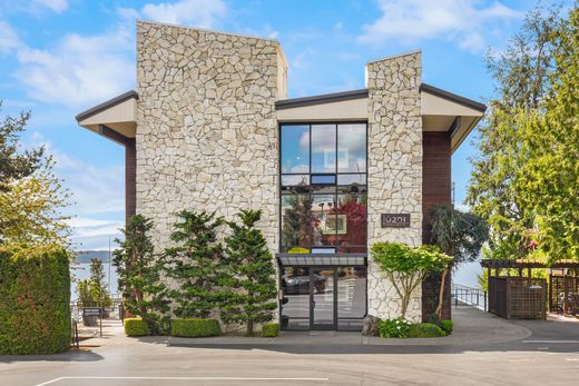 Apartment / Etagenwohnung in Kirkland, King County