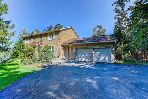 Aurora, Ontarioの一戸建て住宅