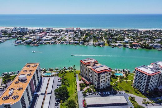 Clearwater Beach, Pinellas Countyのアパートメント