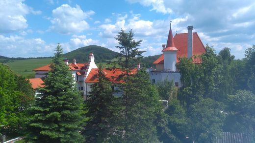 Zamek w Skýcov, Okres Zlaté Moravce