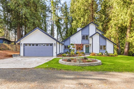 Detached House in Bainbridge Island, Kitsap County