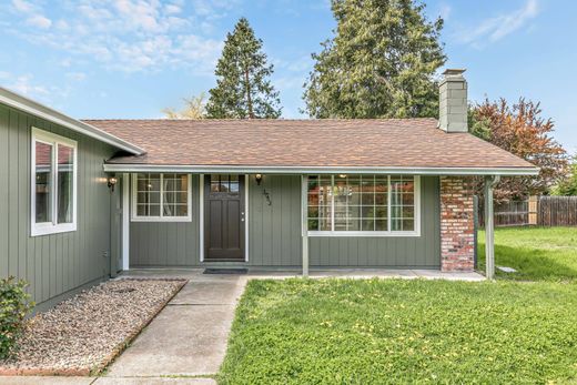 Luxury home in Medford, Jackson County