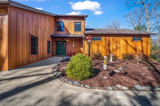 Detached House in Lake Lure, Rutherford County