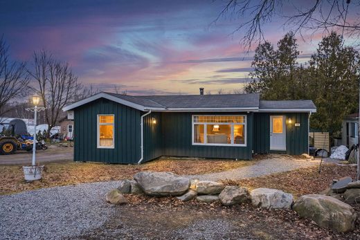 Detached House in Georgian Bay, District Municipality of Muskoka