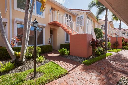 Apartment / Etagenwohnung in Naples, Collier County