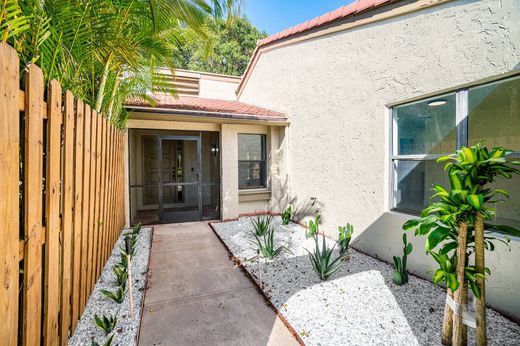 Townhouse in Boynton Beach, Palm Beach