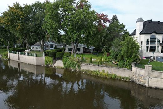 Maison individuelle à Sainte-Dorothée, Laval Region