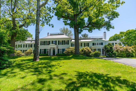 Detached House in Oyster Bay Cove, Nassau County