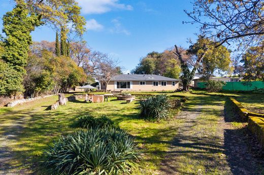 Casa en Kelseyville, Lake County