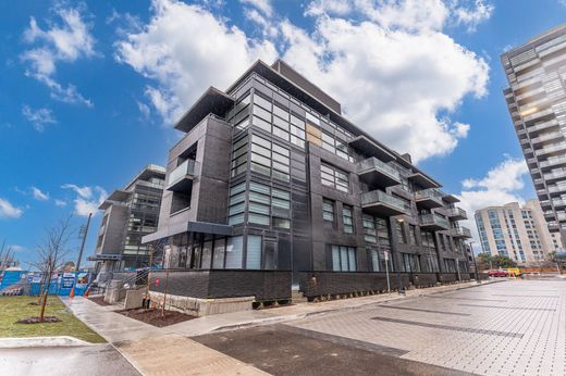 Apartment in Whitby, Ontario