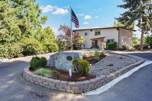 Albany, Linn Countyの一戸建て住宅