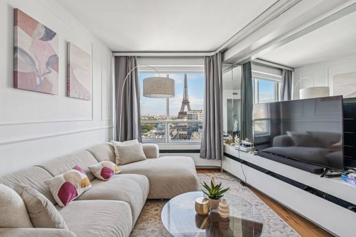 Apartment in Motte-Picquet, Commerce, Necker, Paris