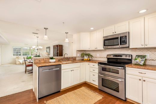Apartment in Salem, Essex County