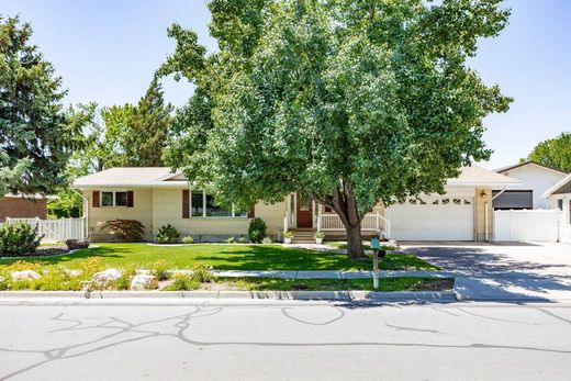 Luxury home in Sandy, Salt Lake County
