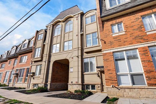 Daire Oakville, Ontario