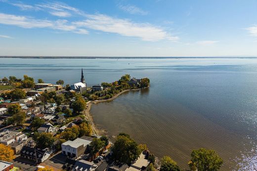 Einfamilienhaus in Pointe-Claire, City of Montréal