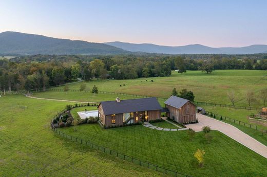 Casa Unifamiliare a Charlottesville, City of Charlottesville