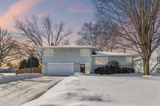 Dom jednorodzinny w Edina, Hennepin County