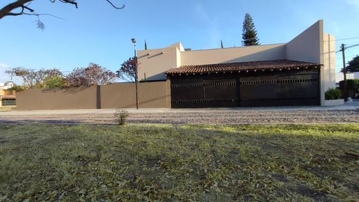 Vrijstaand huis in Santiago de Querétaro, Querétaro