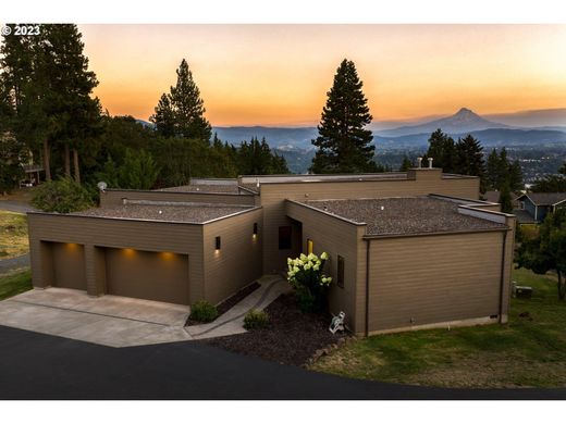 Luxury home in White Salmon, Klickitat County