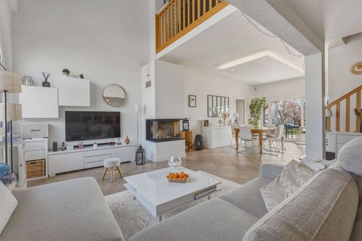 Detached House in Challex, Ain