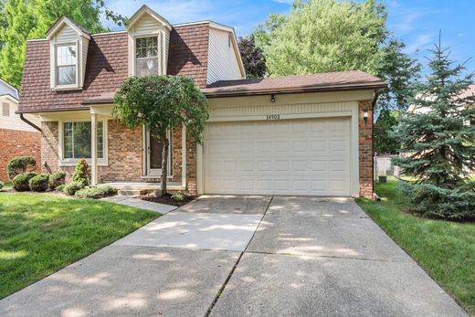 Detached House in Sterling Heights, Macomb County