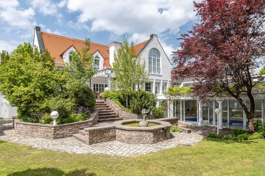 Villa in Kirchheim bei München, Upper Bavaria