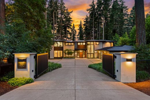 Luxury home in Lake Oswego, Clackamas County