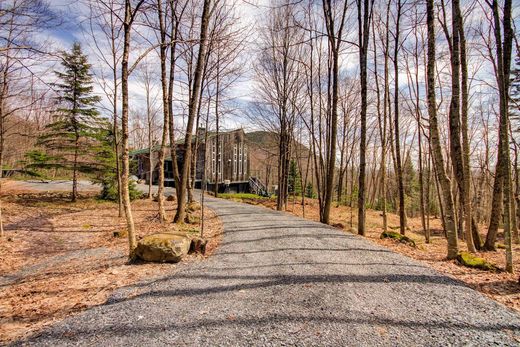 Detached House in Potton, Estrie