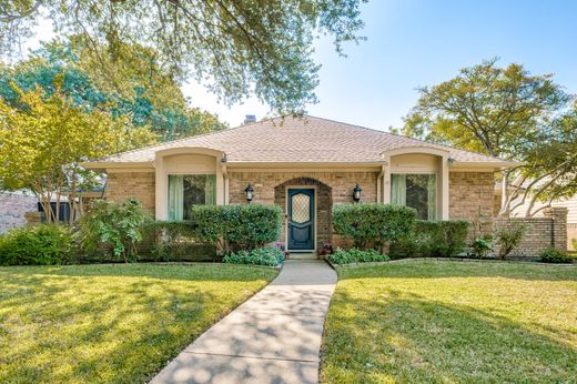 Detached House in Dallas, Dallas County