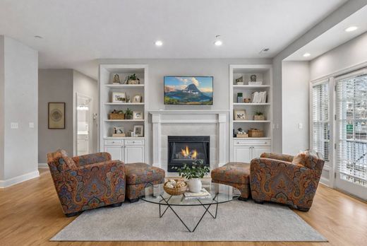 Apartment in Edina, Hennepin County