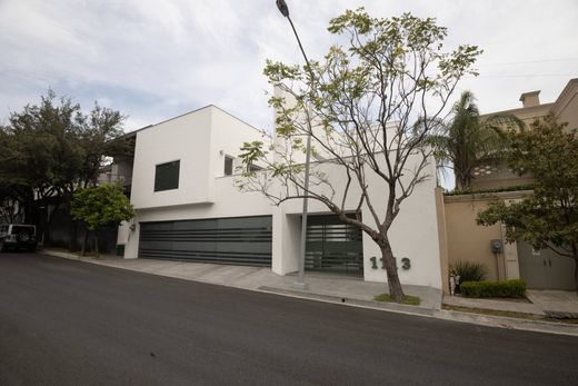 Casa Independente - San Pedro Garza García, Nuevo León