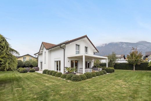 Casa Unifamiliare a Aigle, Aigle District